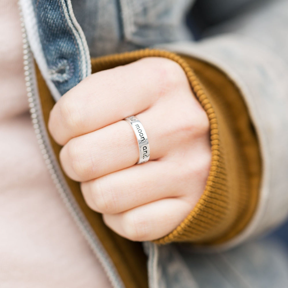 "Love you to the moon and back" Ring